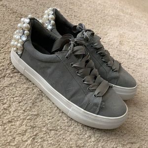 Steve Madden grey sneakers